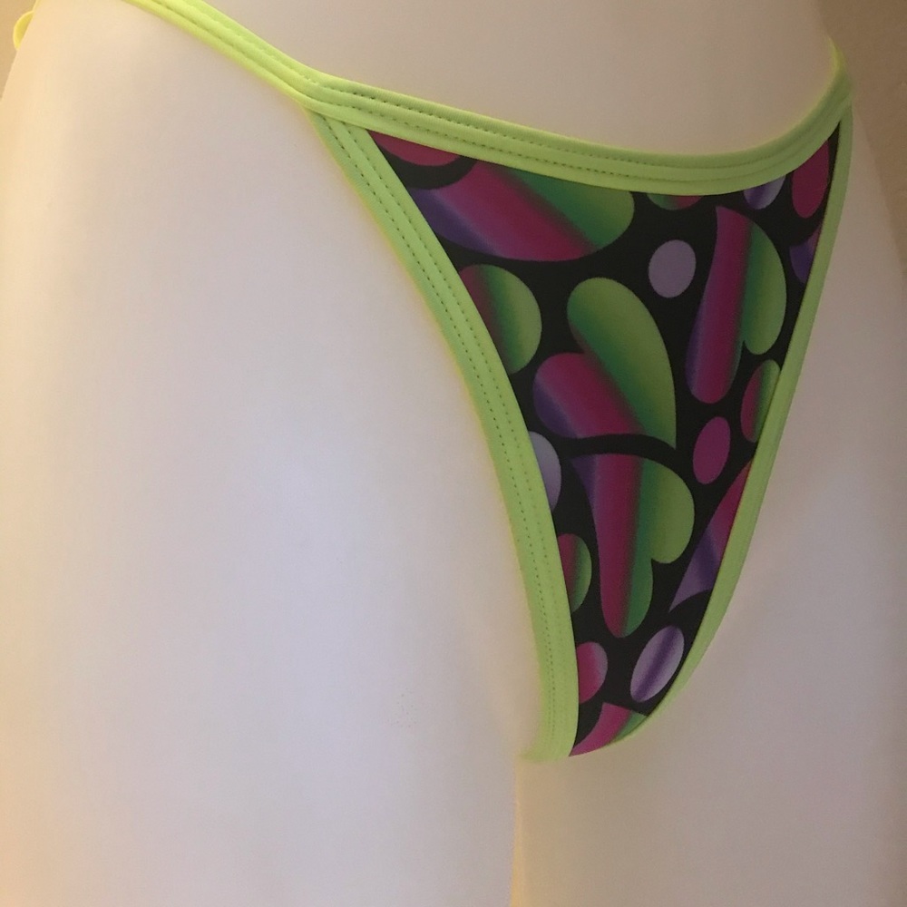 Bikini - Picture 5 of 7